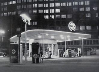 The construction begins: gas station networks