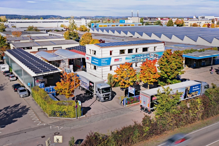 Der Firmenstandort von EUROLUB: Geschäftsgebäude in Eching bei München